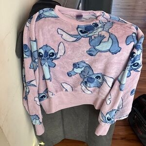 Stitch over size Crop Sweater